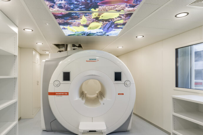 Lindenhofspital Bern / Einbau 3. MRI in Radiologie